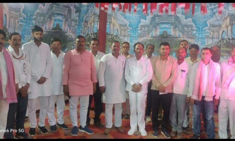 Ambedkar Nagar News-SP MLA Hon'ble Tribhuvan Dutt Ji did intensive public relations in the area