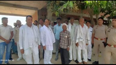 Ambedkar Nagar News- Intensive public relations of SP MLA Tribhuvan Dutt ji continued today also