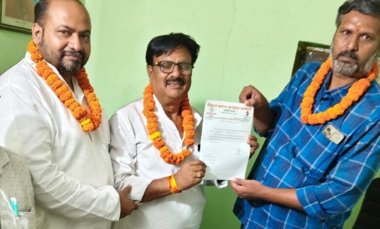Bihar News-Rajapakar-- Former block president of LJP R Prem Kumar Yadav joined the Congress party