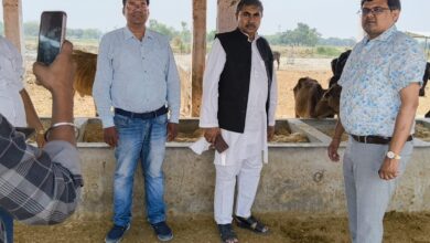 Prayagraj News: Hon'ble member of Krishak Samridhi Aayog did a site inspection of seed warehouse, cowshed and wheat procurement center