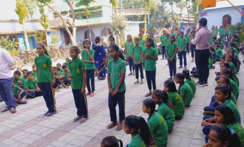 Bihar News-Rajapakar-- Standard drill was organized in PM Shri Government Middle School Rajapakar located at the block headquarters