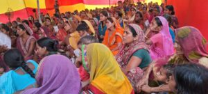 Bihar News-In the Mahila Samvad program, information about government schemes is being provided through video films and leaflets. Beneficiary women are sharing their experiences as well as expressing their aspirations