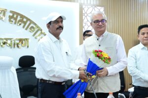 Bihar News Hon'ble Election Commissioner Dr. Vivek Joshi reviewed the preparations for Bihar Legislative Assembly General Elections, 2025