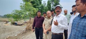Bihar News District Magistrate took stock of the Champaran embankment