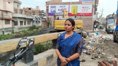 Bihar News More manual labourers deployed to clean the narrow spots of the main drain: Garima