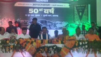 Pratapgarh News: Deputy Chief Minister Keshav Prasad Maurya gave the message of environmental protection by planting a sapling in the police line