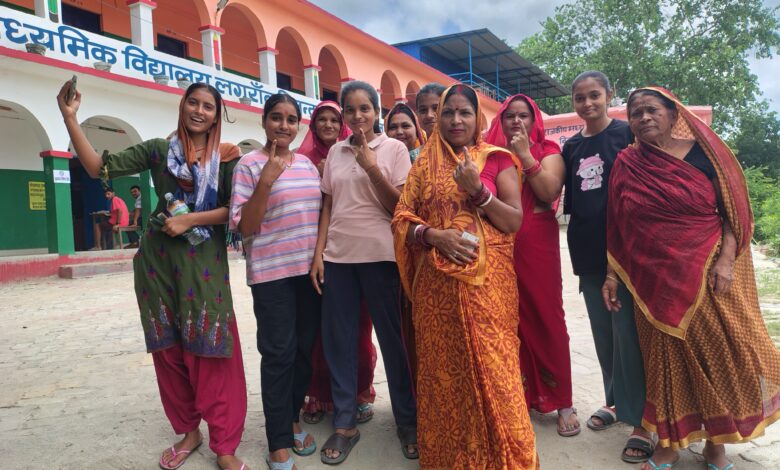 Bihar News- Rajapakar-- Panchayat by-election concluded peacefully in various parts of the block area