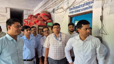 Bihar News District Officer conducted a surprise inspection of various offices located in the Collectorate