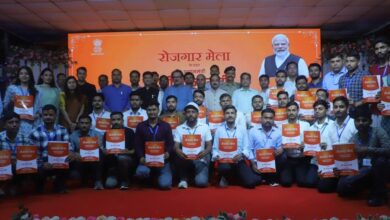 Agra News: Union Minister Prof. SP Singh Baghel gave appointment letters to 100 candidates in the employment fair organized by the Railways