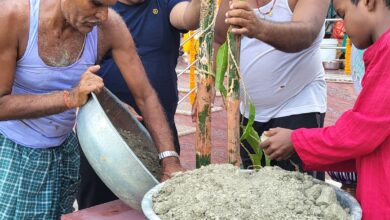 Bihar News-Rajapakar. The first foundation day of the Manokamna Hanuman Temple located in Jahingra Tola of Rajapakar Southern Panchayat of the block area was celebrated on Monday in an atmosphere of reverence and devotion.