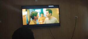 Bihar News-Rajapakar - The film 12th Fail based on the life of 2005 batch IPS Mr. Manoj Kumar Sharma was shown to the students and teachers in the campus of BMD College Dayalpur through the National Service Scheme.
