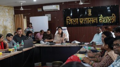 Bihar News- District Magistrate Vaishali Mrs. Varsha Singh held a press conference with journalists in her office room under the Special Intensive-Revision Campaign 2025