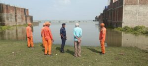 Prayagraj News: NDRF team inspected the flood affected area