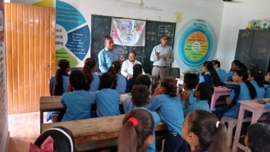 Bihar News-Rajapakar-- In the campus of Upgraded Middle School Gauspur of the block area, trees were presented to the students on their birthdays and long life was wished for them.