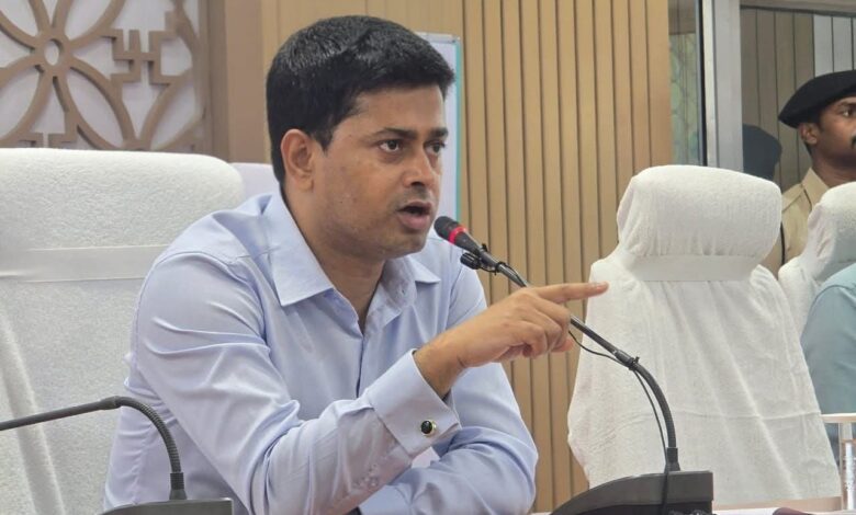BiharNews Take necessary steps to maintain smooth power supply: District Officer  