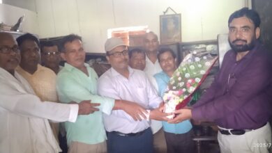 Bihar News-Rajapakar---The teachers, non-teaching staff and students of the school have expressed happiness and congratulated Raj Kishor Prasad, lecturer of Economics of the college, on being made the Principal-in-Charge of Bhalui College located in Bhalui Panchayat.