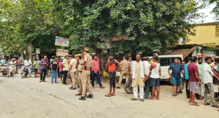 हुसैनपुर खुर्द बाजार में अनियंत्रित स्कार्पियो का कहर, दुकानदार की मौत – तीन राहगीर गंभीर