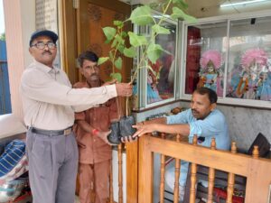 Bihar News-Rajapakar--- Mahendra Rai, retired Captain from Indian Army and Block Brand Ambassador of Jal Jeevan Hariyali and Environment Scheme, resident of Rajapakar North Panchayat of the block area, will participate in the Independence Day celebrations to be held on 15th August in Delhi.