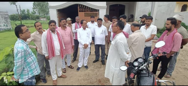 Ambedkar Nagar News-Alapur MLA Honorable Tribhuvan Dutt ji's intensive public relations in the area