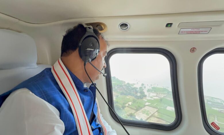 Prayagraj News: Hon'ble Deputy Chief Minister did an aerial survey of flood affected areas