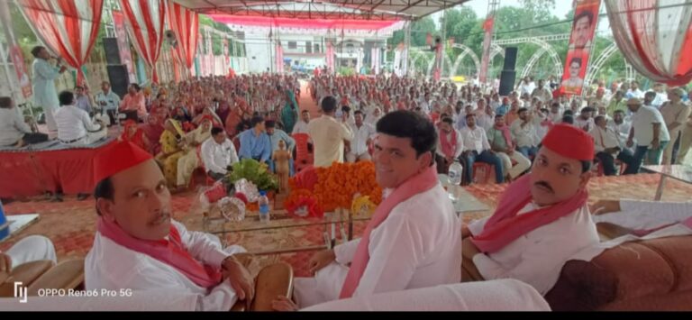Ambedkar Nagar News- A grand P.D.A. Panchayat program was organized in Alapur under the chairmanship of Samajwadi Party MLA Hon'ble Tribhuvan Dutt ji