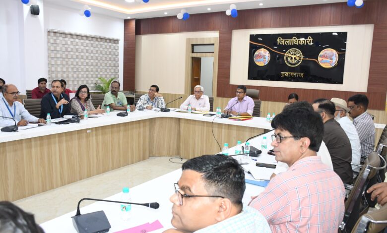 Prayagraj News: The District Magistrate gave instructions to ensure all preparations to prevent infectious diseases arising after the flood