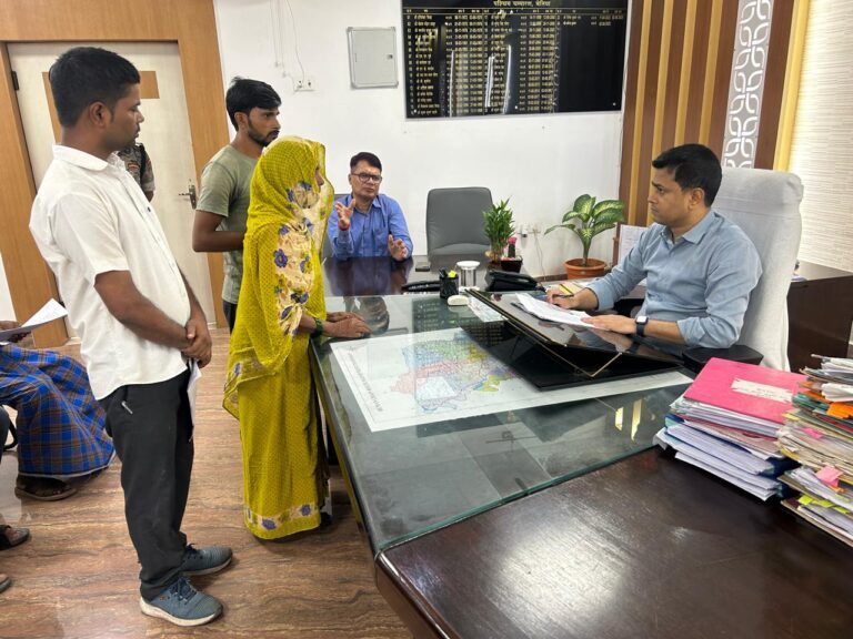 Bihar News 70 cases heard in District Magistrate's Janta Darbar  