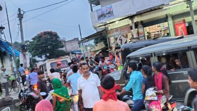 Bihar News- The fervor of Raksha Bandhan festival was seen in the markets all day on Friday. Sisters are busy preparing to tie Raksha Sutra on the wrists of their brothers