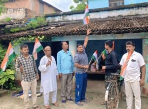Bihar News- Congress workers interacted with people under the campaign 'Congress flag in every house'