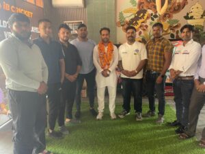 Agra News Youth gave a warm welcome to social worker Bashir Al Haq Rocky