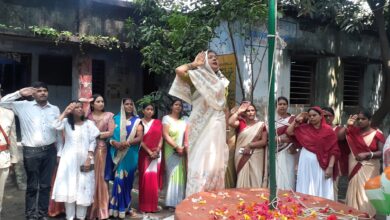 राजापाकर में स्वतंत्रता दिवस पर शान से लहराया तिरंगा, सरकारी और निजी संस्थानों में हुआ ध्वजारोहण