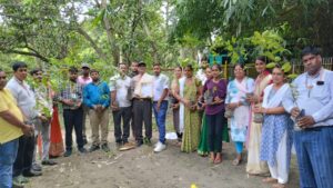 बिहार न्यूज़ : स्वतंत्रता दिवस समारोह में शामिल होकर क्षेत्र का मान बढ़ाने वाले पर्यावरणविद् महेंद्र राय सम्मानित