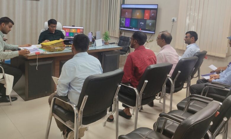 BiharNews - शिक्षकों की समस्याओं के समाधान को लेकर जिला पदाधिकारी गंभीर