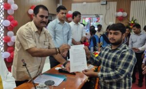 अनुकम्पा के आधार पर 47 अभ्यर्थियों को नियुक्ति पत्र: बेतिया में नौकरी का ऐतिहासिक अवसर