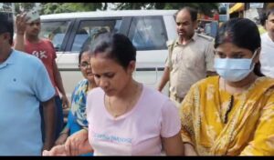 बेतिया: महिला दरोगा प्रीति कुमारी रिश्वत लेते रंगे हाथों गिरफ्तार