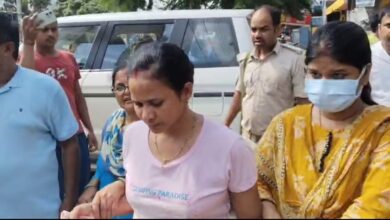 बेतिया: महिला दरोगा प्रीति कुमारी रिश्वत लेते रंगे हाथों गिरफ्तार