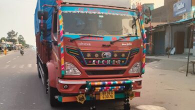 बेतिया पुलिस की बड़ी कार्रवाई: ट्रक से 200 कार्टन विदेशी शराब बरामद, चालक और सहचालक गिरफ्तार