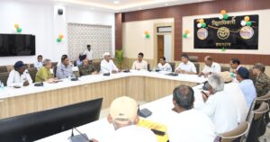 Prayagraj News: जिलाधिकारी की अध्यक्षता में जिला सैनिक बन्धु की बैठक सम्पन्न