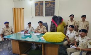 BiharNews- लौरिया थाना पुलिस ने 12.5 किलो गांजा के साथ दो तस्करों को किया गिरफ्तार
