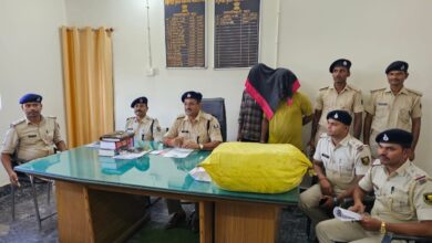 BiharNews- लौरिया थाना पुलिस ने 12.5 किलो गांजा के साथ दो तस्करों को किया गिरफ्तार
