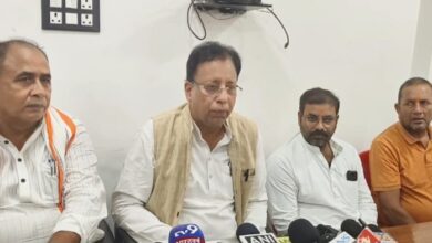 Bihar News – चनपटिया रेलवे स्टेशन पर सप्त क्रांति एक्सप्रेस का ठहराव शुरू, सांसद संजय जयसवाल ने दिखाई हरी झंडी