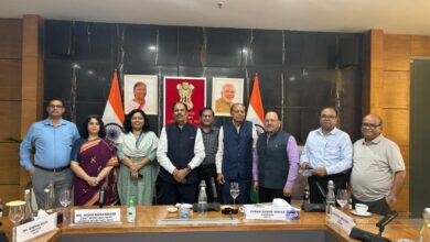 Agra News: The first meeting of DCFLI was held under the chairmanship of Chairman Puran Dawar, emphasis on completion, quality, design and industry expansion.