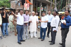Prayagraj News: The District Magistrate conducted a site inspection of the preparations related to the organization of Navratri, Durga Puja and Dussehra, gave necessary guidelines.