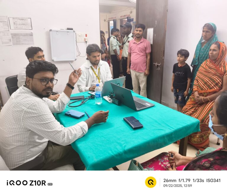 Bihar News- A camp for women empowerment program has been organized today on Monday at Community Health Center Rajapakar.