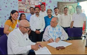 Prayagraj News: Vice Chancellor meets children from shelter homes on the occasion of Prime Minister's 75th birth anniversary fortnight; children delighted with toys