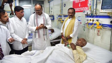 Prayagraj News: Honorable Deputy Chief Minister visited Swarup Rani Hospital and took stock of the health facilities and other arrangements available there.