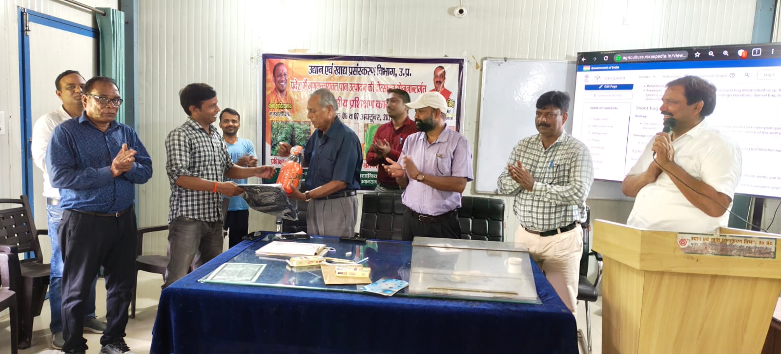 Prayagraj News: Flowers are the decoration of plants – Surendra Singh