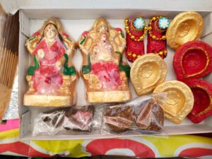 Lucknow News: On Diwali, villages and cities will be illuminated with lamps made by the group.

