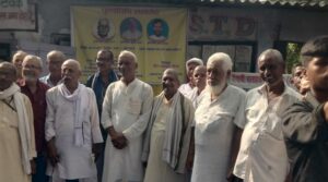 Bihar News-बराटी थाना क्षेत्र स्थित अझयवट राय स्टेशन परिसर  में समाजसेवीयो, बुद्धिजीवियों, शिक्षा विदो की बैठक आयोजित की गई