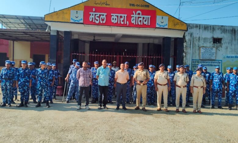 Bihar News: The SDO and SDPO conducted a surprise inspection of the Divisional Jail, Bettiah.